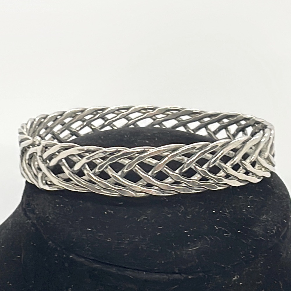 Bracelet silver tone